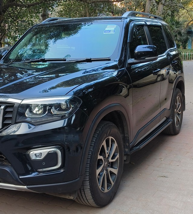 Second-hand 2024 Mahindra Scorpio N Z8 Diesel AT for sale in New Delhi-3