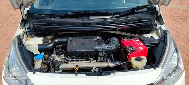 Second-hand 2015 Hyundai Grand i10 CRDi Magna for sale in Kolkata-5