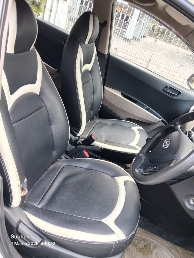 Second-hand 2015 Hyundai Grand i10 CRDi Magna for sale in Kolkata-11