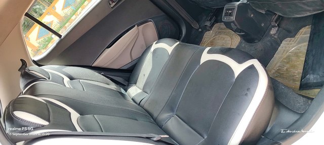 Second-hand 2015 Hyundai Grand i10 CRDi Magna for sale in Kolkata-11