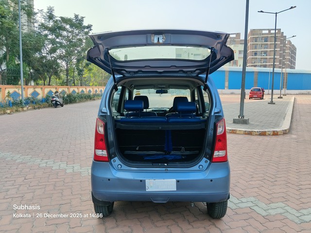 Second-hand 2017 Maruti Wagon R AMT VXI for sale in Kolkata-11