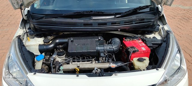 Second-hand 2015 Hyundai Grand i10 CRDi Magna for sale in Kolkata-5