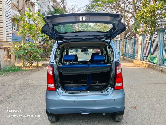 Maruti Suzuki Wagon R AMT VXI Second-hand 2017 Maruti Suzuki Wagon R AMT VXI for sale in Kolkata-13