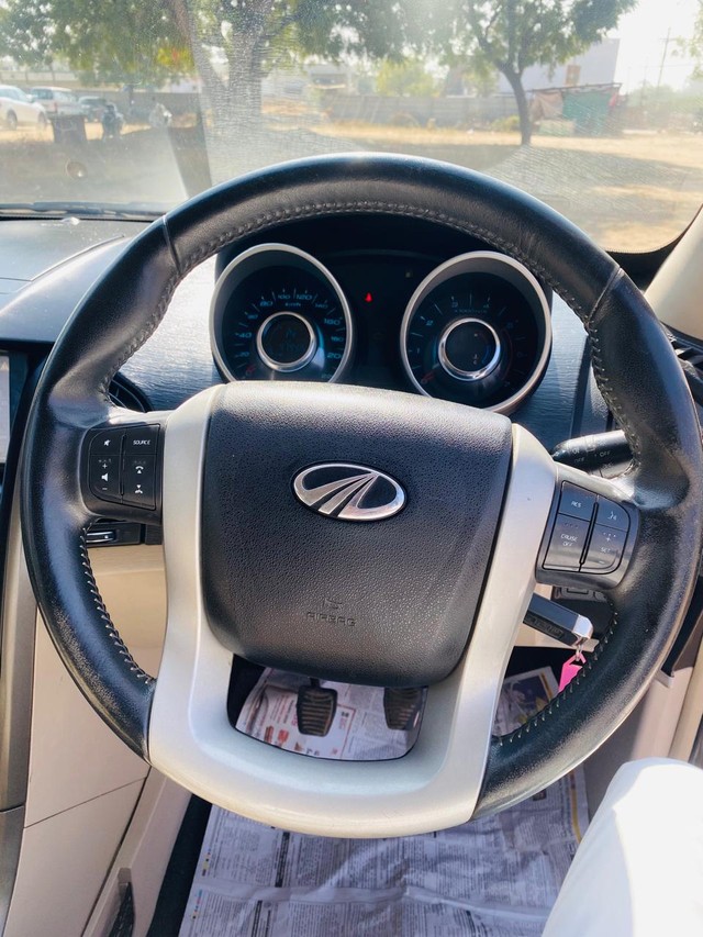 Second-hand 2015 Mahindra XUV500 W8 2WD for sale in Ahmedabad-16