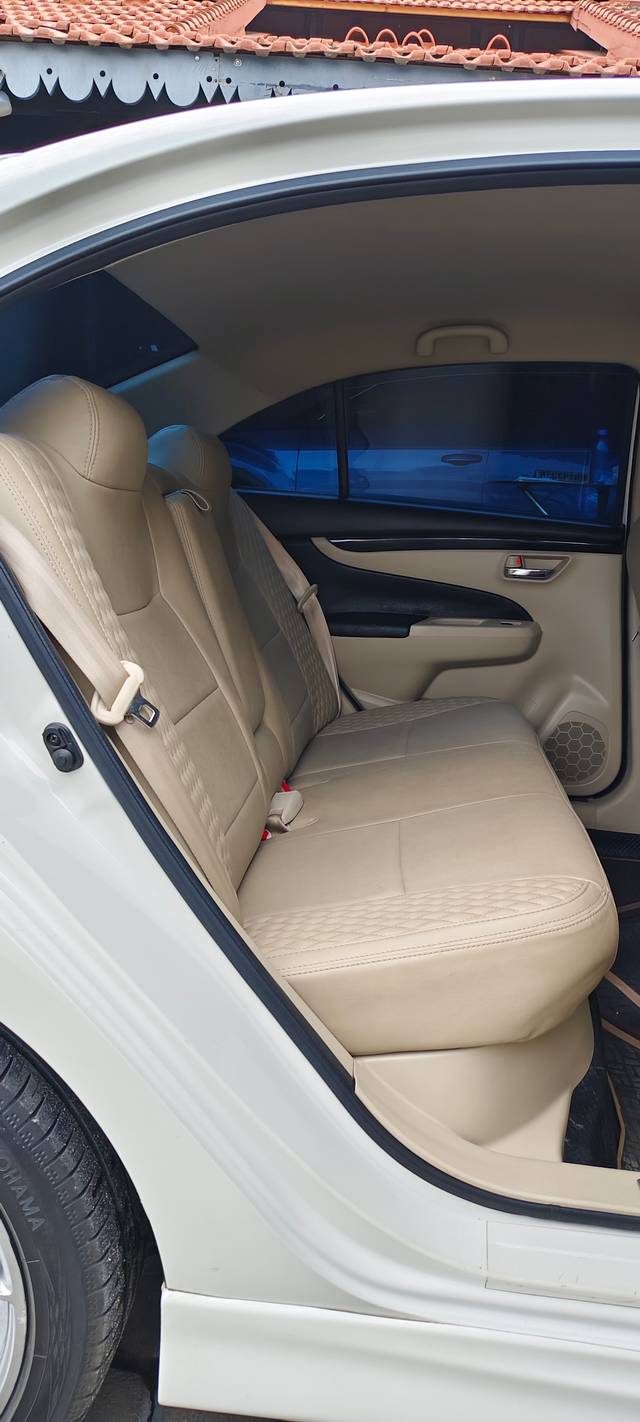 https://images10.gaadi.com/usedcar_image/AP3A.240905.015.A2_NN_V000L1/original/23820eb2-a154-4c31-81a3-7d2d4f59546d.jpg?imwidth=6402