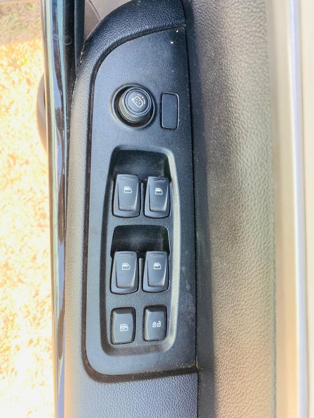 Second-hand 2022 Mahindra XUV700 AX5 AT BSVI for sale in Ahmedabad-15