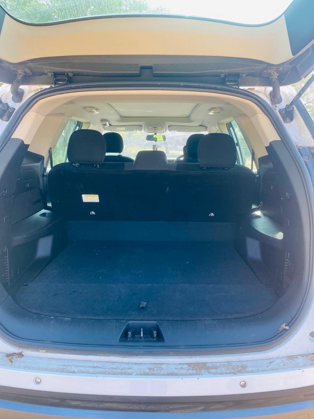 Second-hand 2022 Mahindra XUV700 AX5 AT BSVI for sale in Ahmedabad-11