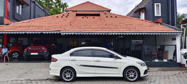 https://images10.gaadi.com/usedcar_image/AP3A.240905.015.A2_NN_V000L1/original/47957f70-0fec-4d2d-96d1-6fe612a76e25.jpg?imwidth=6401