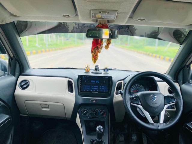 Second-hand 2019 Maruti Wagon R VXI for sale in Ahmedabad-7