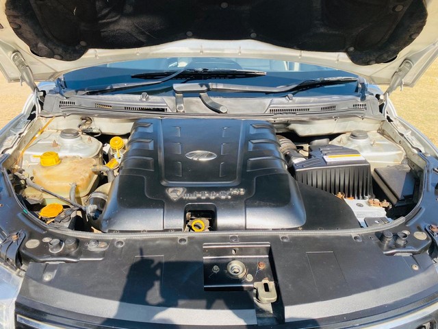 Second-hand 2015 Mahindra XUV500 W8 2WD for sale in Ahmedabad-13