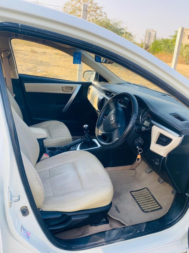 Second-hand 2016 Toyota Corolla Altis D-4D J for sale in Ahmedabad-4