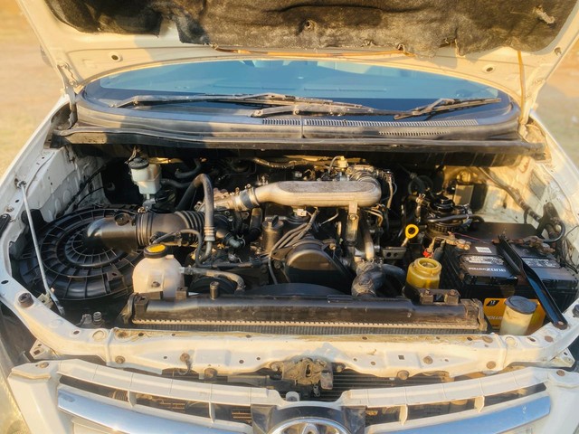 Second-hand 2009 Toyota Innova 2.5 E for sale in Ahmedabad-6