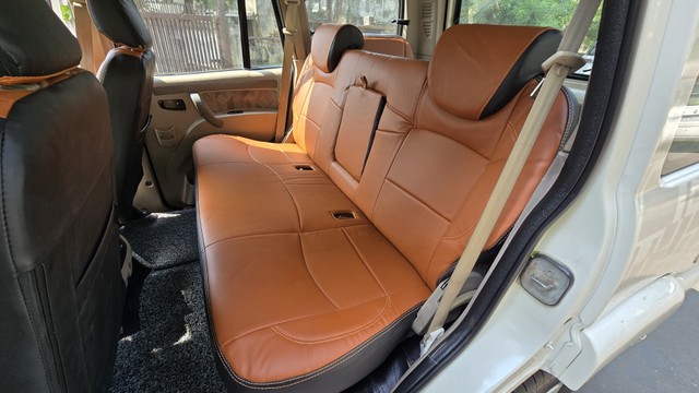 Second-hand 2014 Mahindra Scorpio VLX 2WD 7S BSIV for sale in Ahmedabad-9