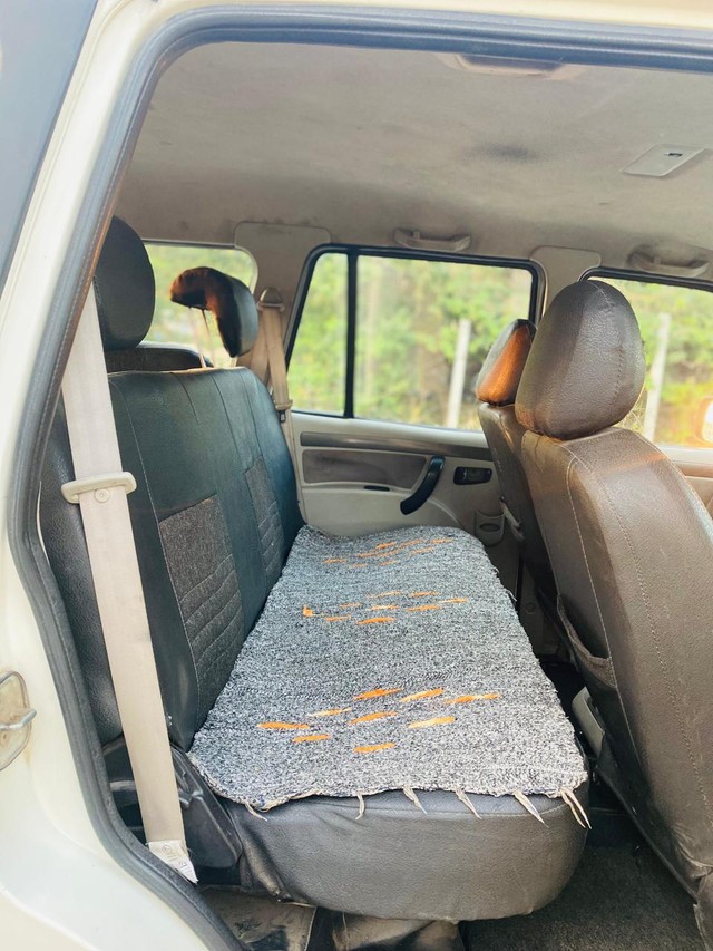 Second-hand 2017 Mahindra Scorpio 1.99 S4 9S for sale in Ahmedabad-10