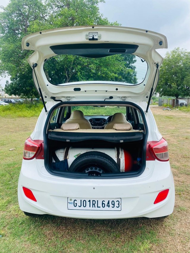 Second-hand 2015 Hyundai Grand i10 Asta for sale in Ahmedabad-8