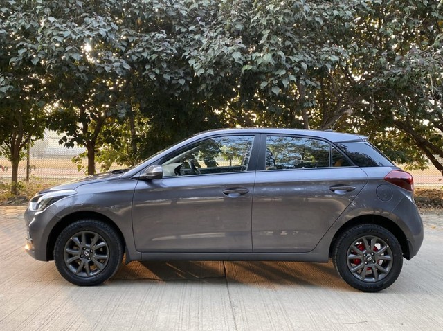 Second-hand 2019 Hyundai i20 Sportz Plus Diesel for sale in Indore-4