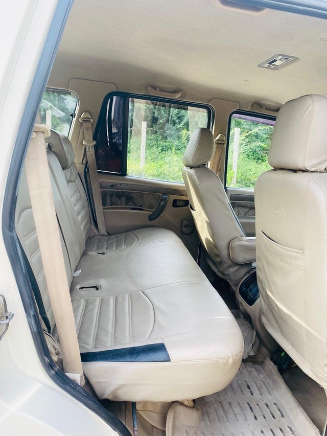 Second-hand 2014 Mahindra Scorpio VLX 2WD BSIII for sale in Ahmedabad-12