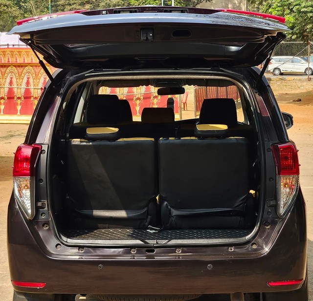 Second-hand 2018 Toyota Innova Crysta 2.4 VX MT 8S BSIV for sale in Thane-22
