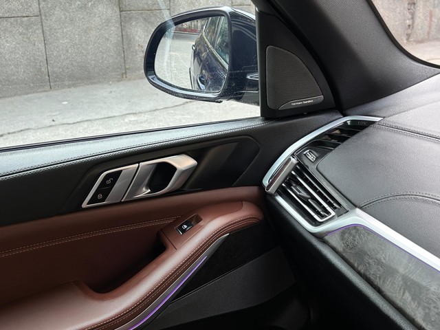 Second-hand 2023 BMW X5 xDrive 40i M Sport for sale in New Delhi-28