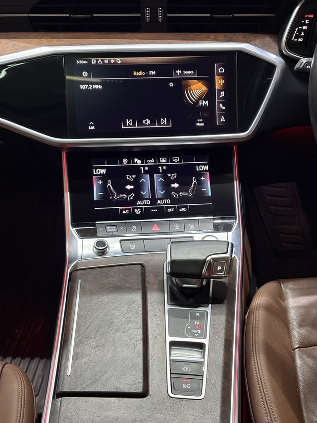 Second-hand 2020 Audi A6 45 TFSI Technology WO Matrix BSVI for sale in Lucknow-8