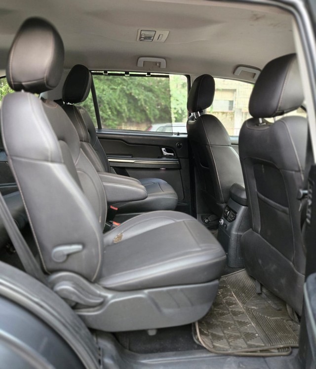 Second-hand 2017 Tata Hexa XTA for sale in Mumbai-10