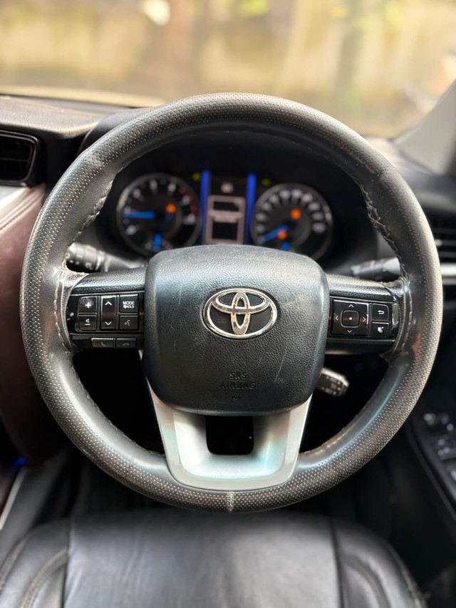 Second-hand 2017 Toyota Fortuner 2.8 4WD MT BSIV for sale in Lucknow-15