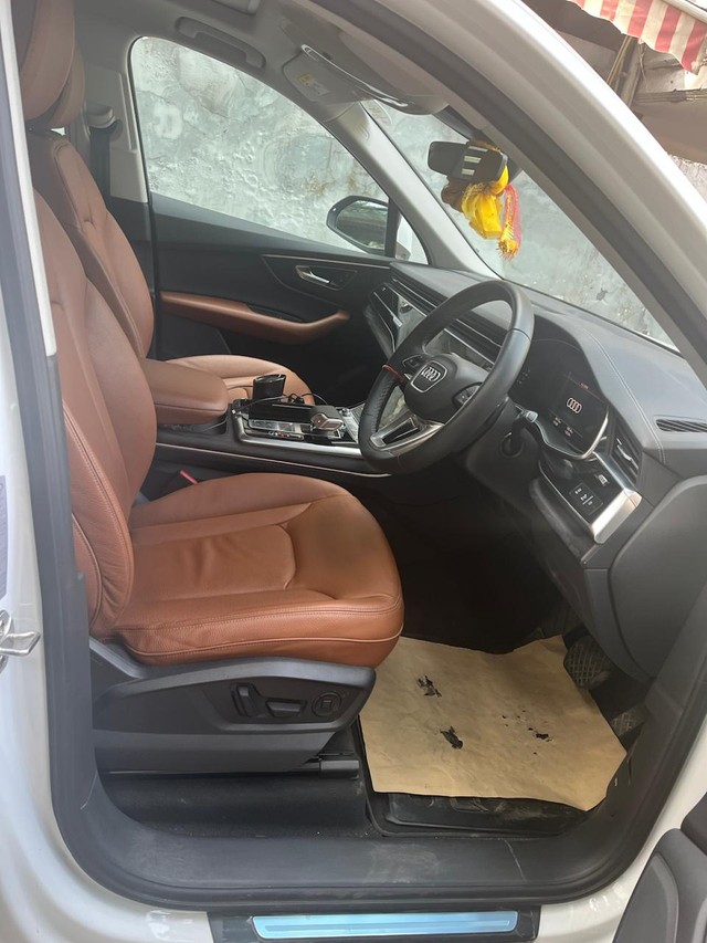 Second-hand 2025 Audi Q7 Premium Plus for sale in New Delhi-2