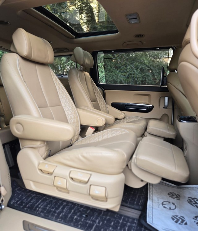 Second-hand 2022 Kia Carnival Limousine for sale in Mumbai-18
