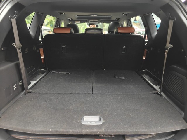 Second-hand 2021 Mahindra Alturas G4 4X2 AT for sale in Mumbai-16