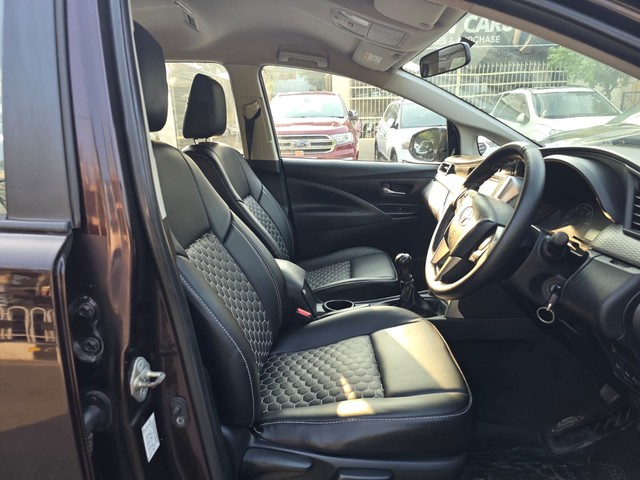 Second-hand 2020 Toyota Innova Crysta 2.4 G MT for sale in Lucknow-11