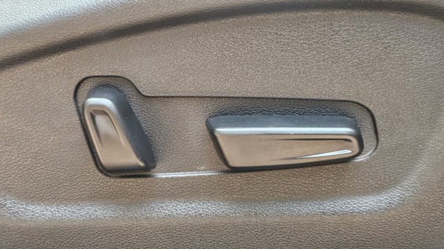 Second-hand 2023 Hyundai Creta SX IVT for sale in Thane-29