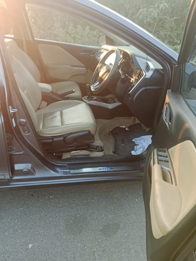 Second-hand 2017 Honda City i VTEC VX for sale in Hyderabad-3