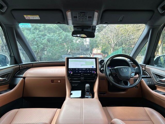 Second-hand 2024 Toyota Vellfire VIP Executive Lounge for sale in New Delhi-5