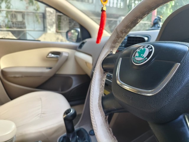 Second-hand 2012 Skoda Rapid 1.6 MPI Elegance for sale in Mumbai-16