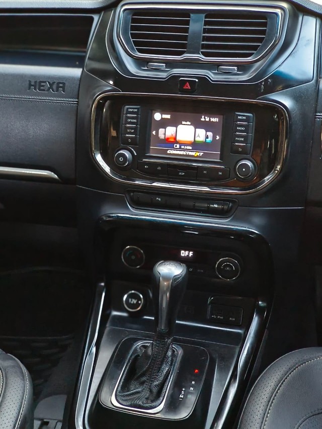 Second-hand 2017 Tata Hexa XM for sale in Mumbai-19