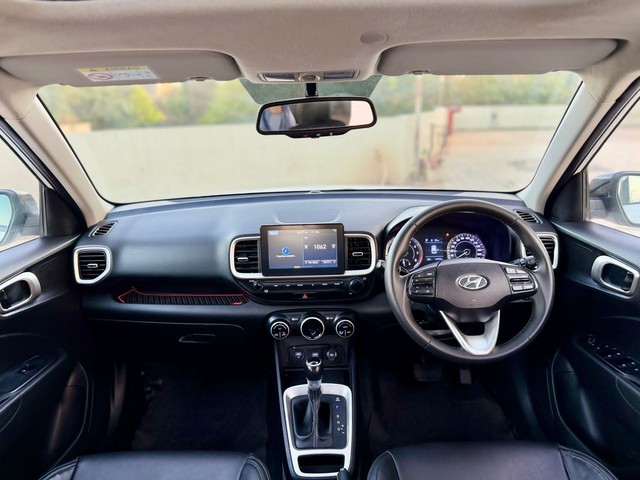Second-hand 2019 Hyundai Venue SX Plus Turbo DCT BSIV for sale in Mumbai-4