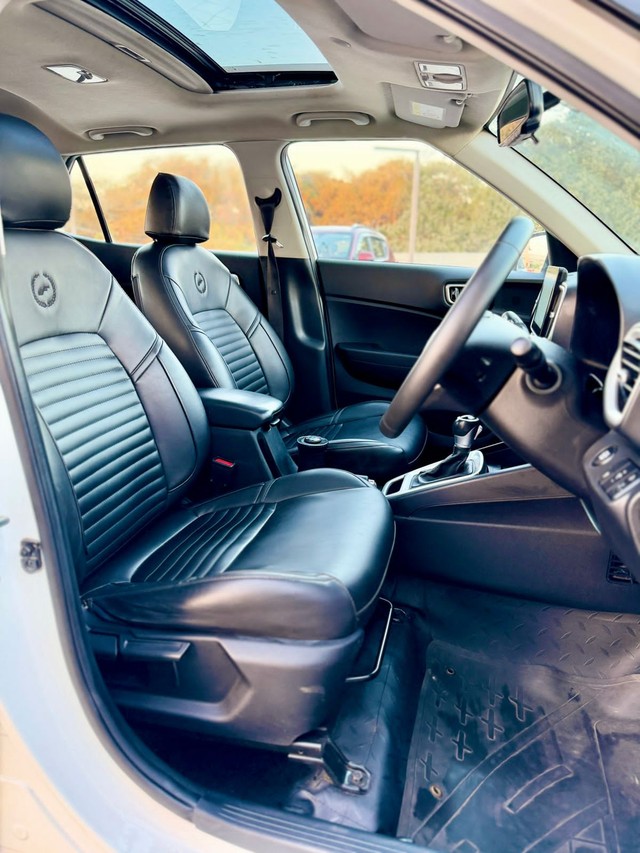 Second-hand 2019 Hyundai Venue SX Plus Turbo DCT BSIV for sale in Mumbai-12