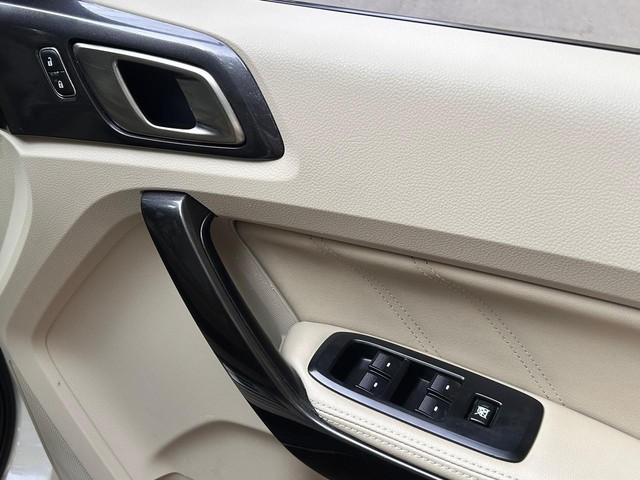 Second-hand 2019 Ford Endeavour 3.2 Titanium AT 4X4 for sale in New Delhi-17