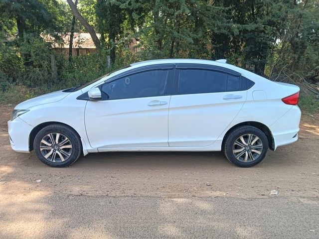 Second-hand 2018 Honda City i-VTEC CVT V for sale in Madurai-3