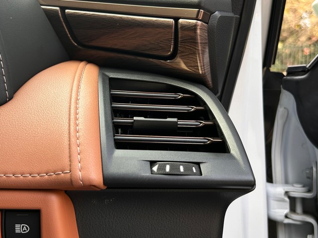 Second-hand 2024 Toyota Vellfire VIP Executive Lounge for sale in New Delhi-28