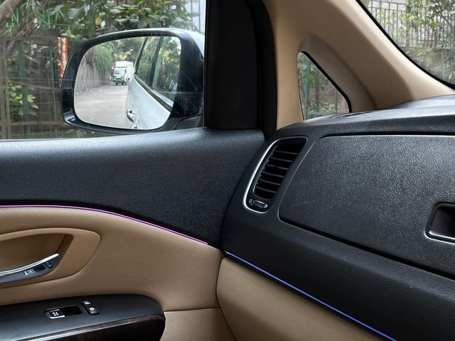 Second-hand 2022 Kia Carnival Limousine Plus for sale in New Delhi-11