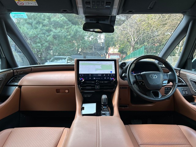 Second-hand 2024 Toyota Vellfire VIP Executive Lounge for sale in New Delhi-6