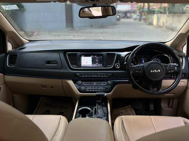 Second-hand 2022 Kia Carnival Limousine Plus for sale in New Delhi-23