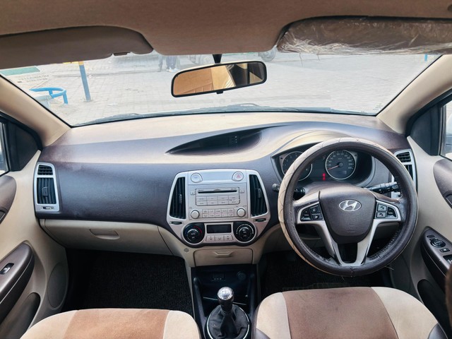 Second-hand 2011 Hyundai i20 1.2 Sportz for sale in Lucknow-10