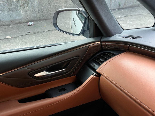 Second-hand 2024 Toyota Vellfire VIP Executive Lounge for sale in New Delhi-29