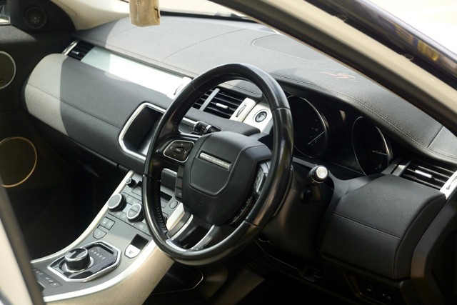 Second-hand 2018 Land Rover Range Rover Evoque 2.0 TD4 HSE for sale in New Delhi-16