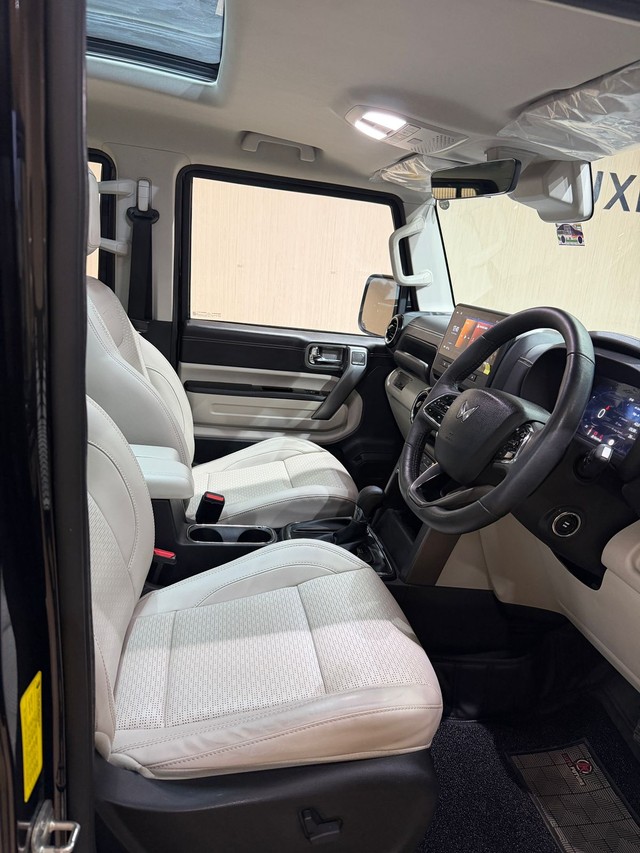 Second-hand 2025 Mahindra Thar ROXX AX7L 4WD Diesel AT for sale in Lucknow-10