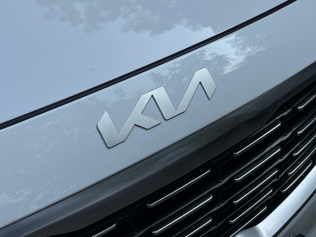 Second-hand 2022 Kia Carnival Limousine Plus for sale in New Delhi-8