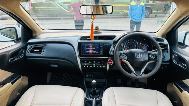 Honda City i DTec V Second-hand 2017 Honda City i DTec V for sale in Lucknow-13