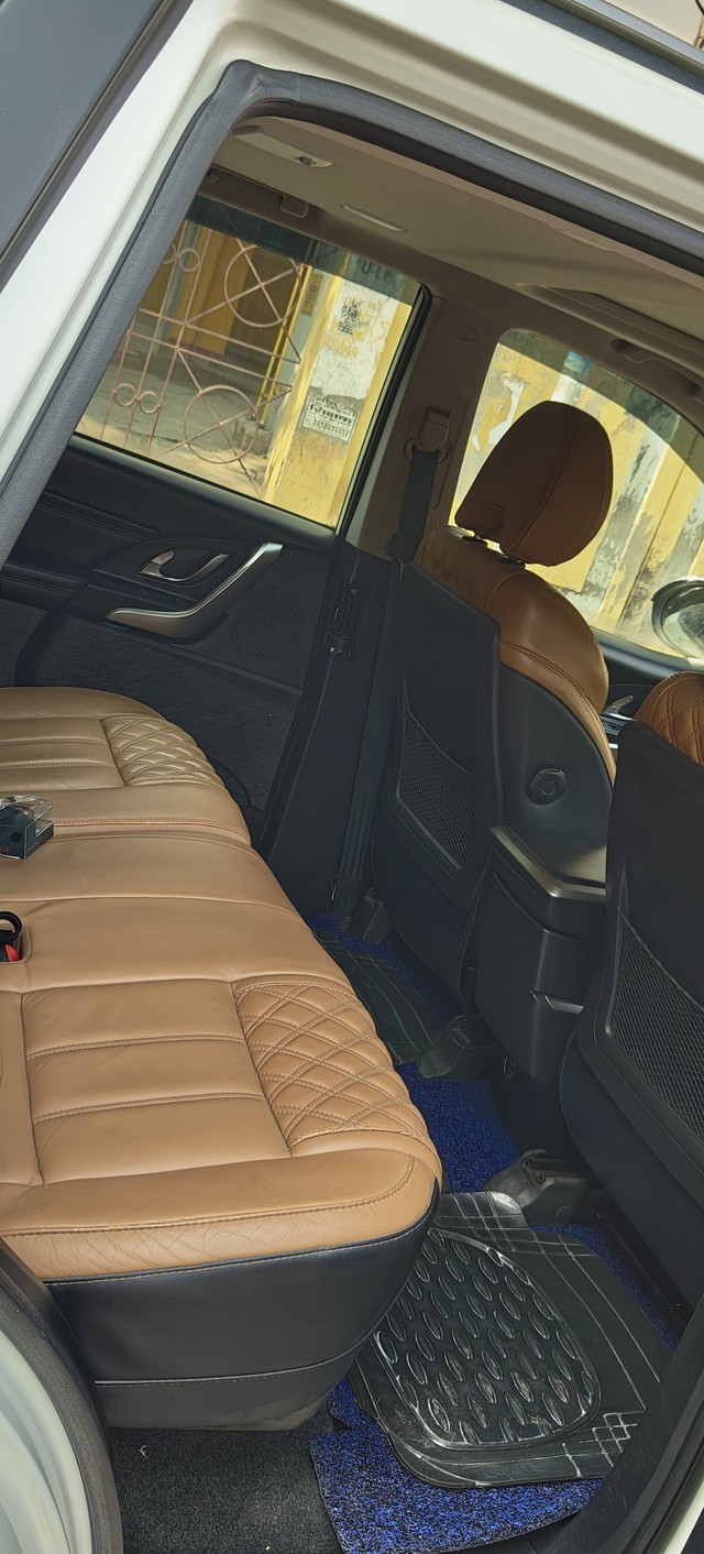 Second-hand 2021 Mahindra XUV500 W11 Option for sale in Patna-4